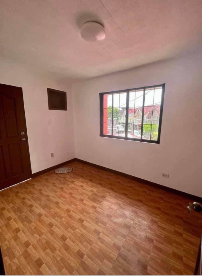 Good as New 2-Storey House and Lot with 4-Car Garage in Citta Italia Bacoor Cavite